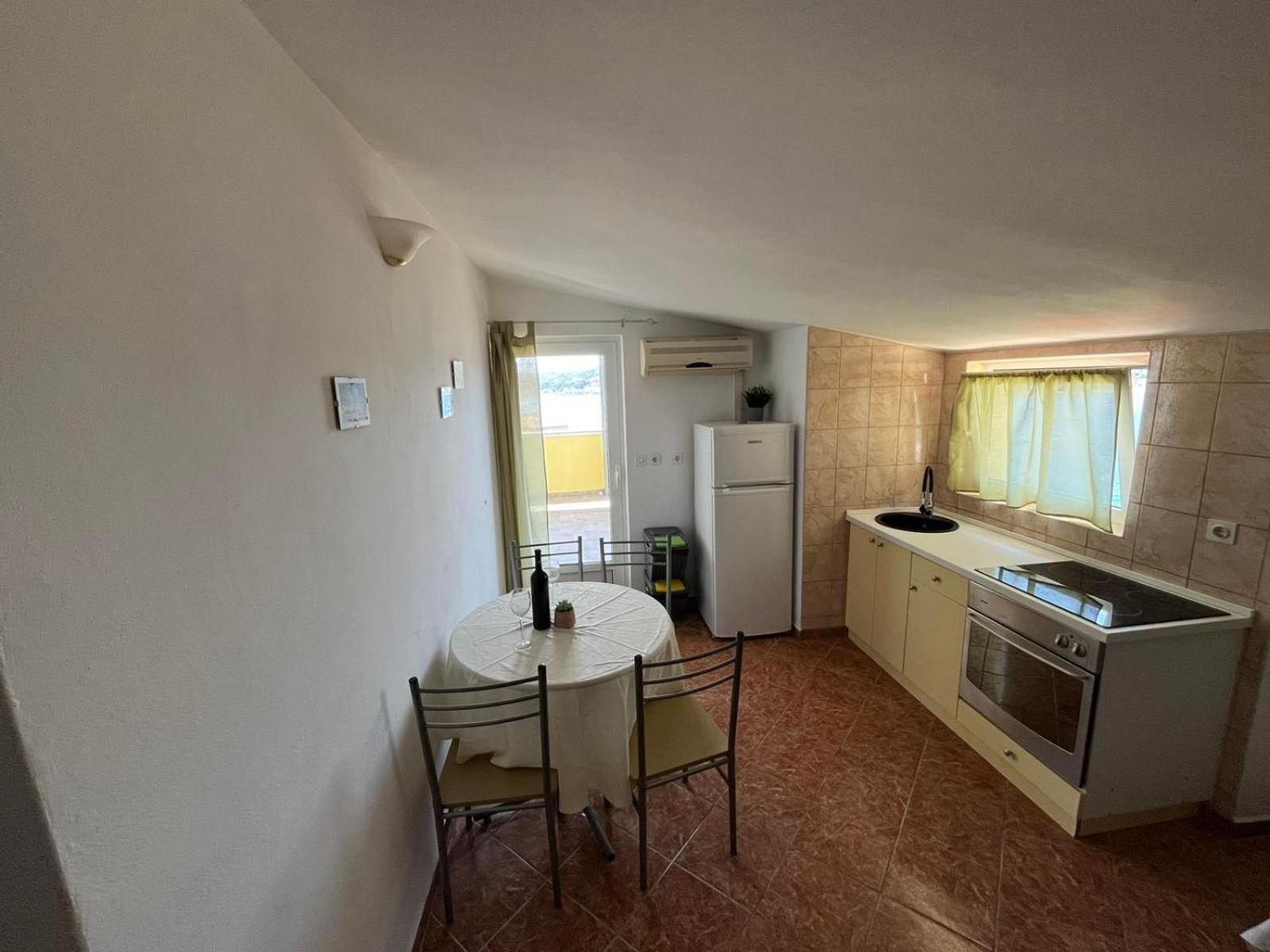 Apartment Jelena Rab Town Oda fotoğraf