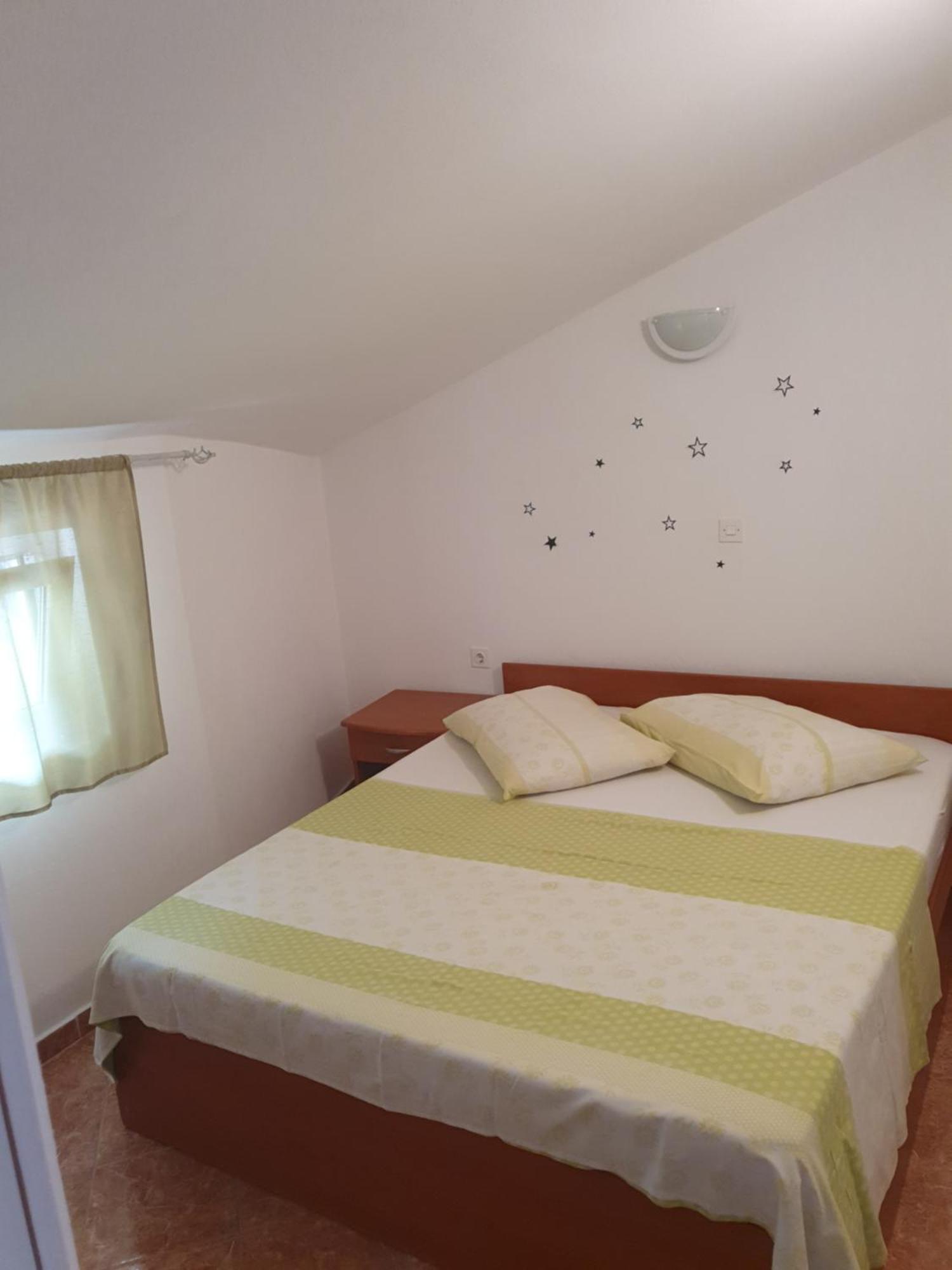 Apartment Jelena Rab Town Oda fotoğraf