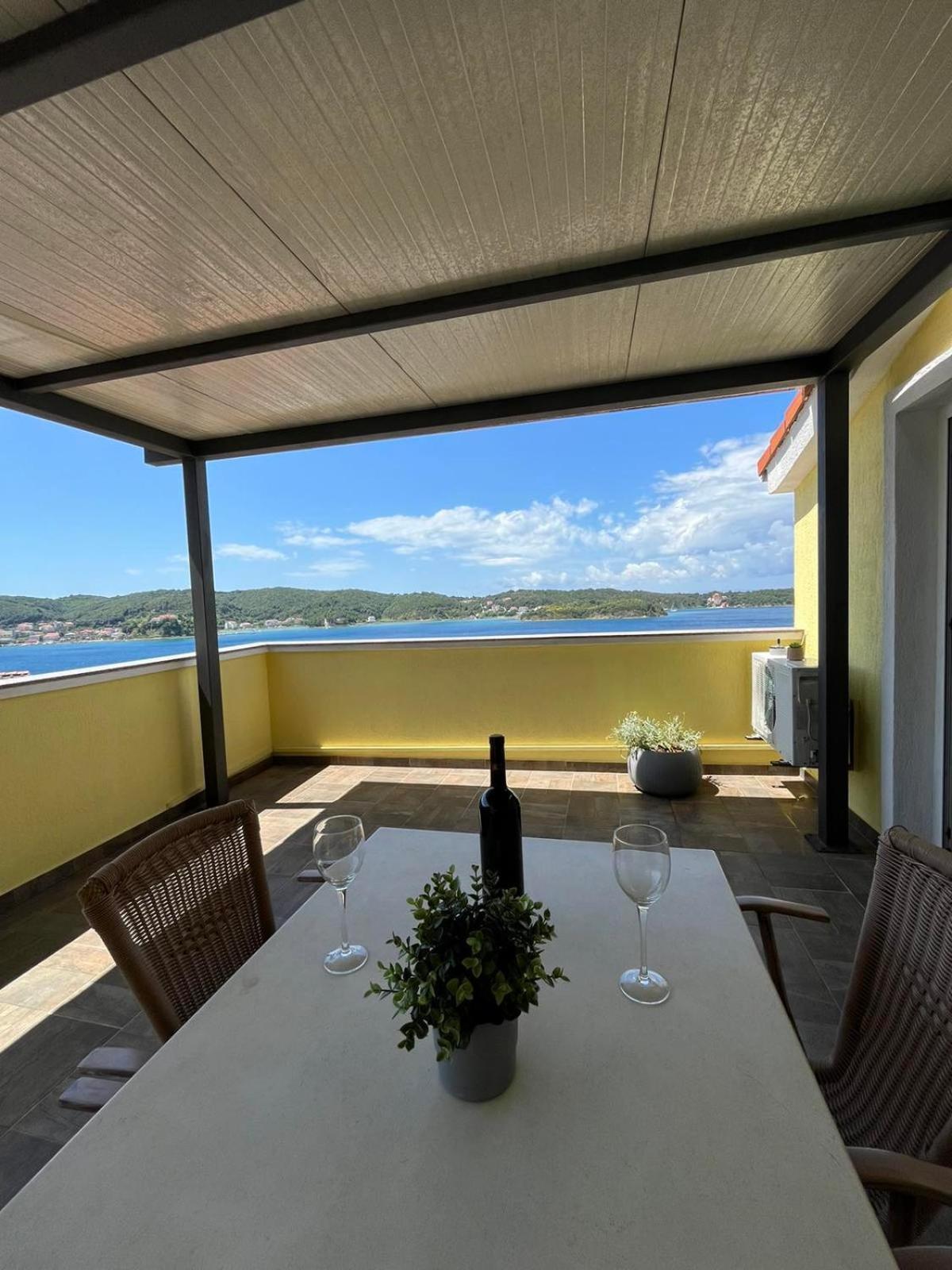 Apartment Jelena Rab Town Oda fotoğraf