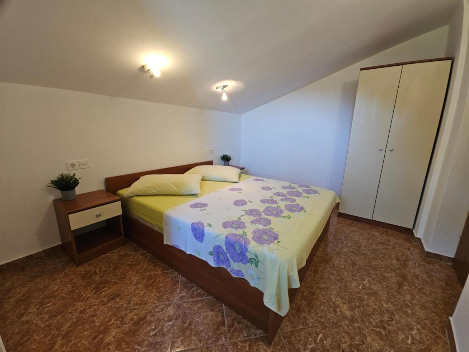 Apartment Jelena Rab Town Dış mekan fotoğraf